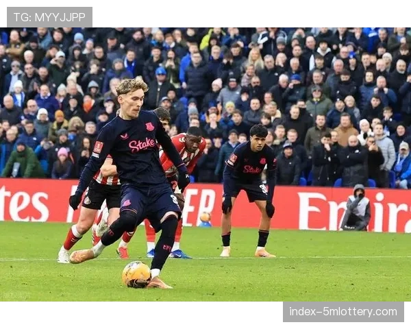 埃利奥特英超10场触发买断条款，能为维拉自由出战欧联杯