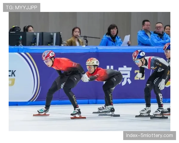 短道速滑世锦赛中国男队5000米接力摘银 短道速滑世锦赛中国男队5000米接力摘银